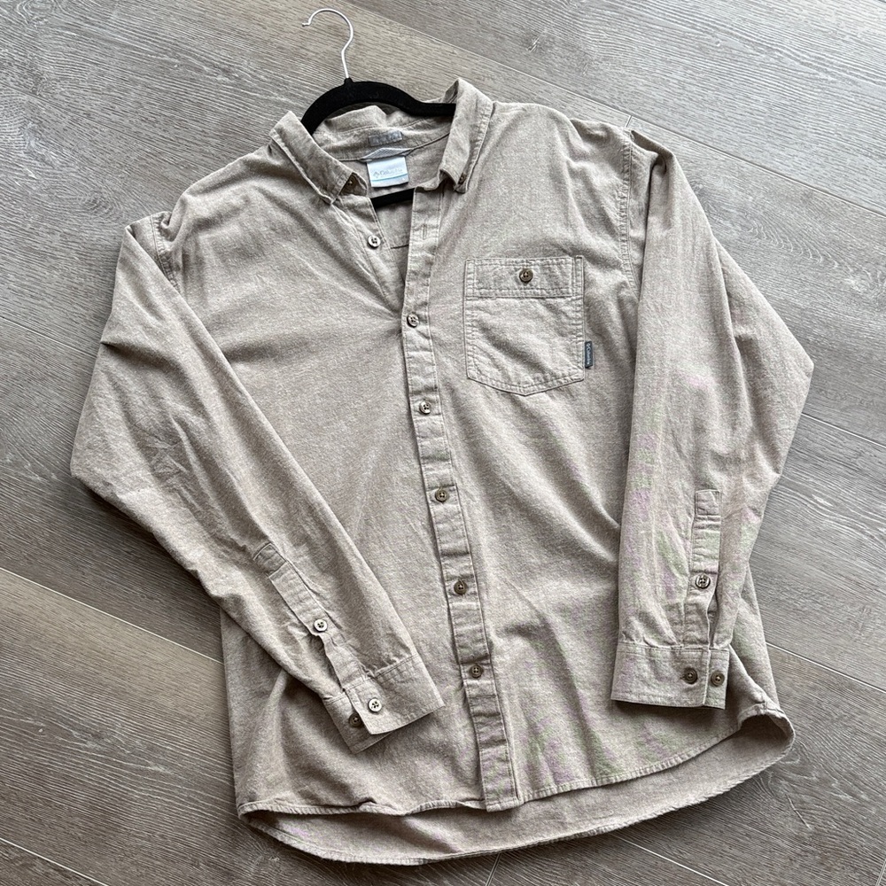 Columbia Men's Casual Beige Button Down Shirt
